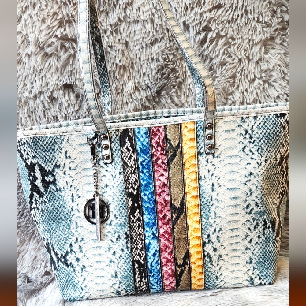 Badgley Mischka Large Snakeskindesign Tote . NWT